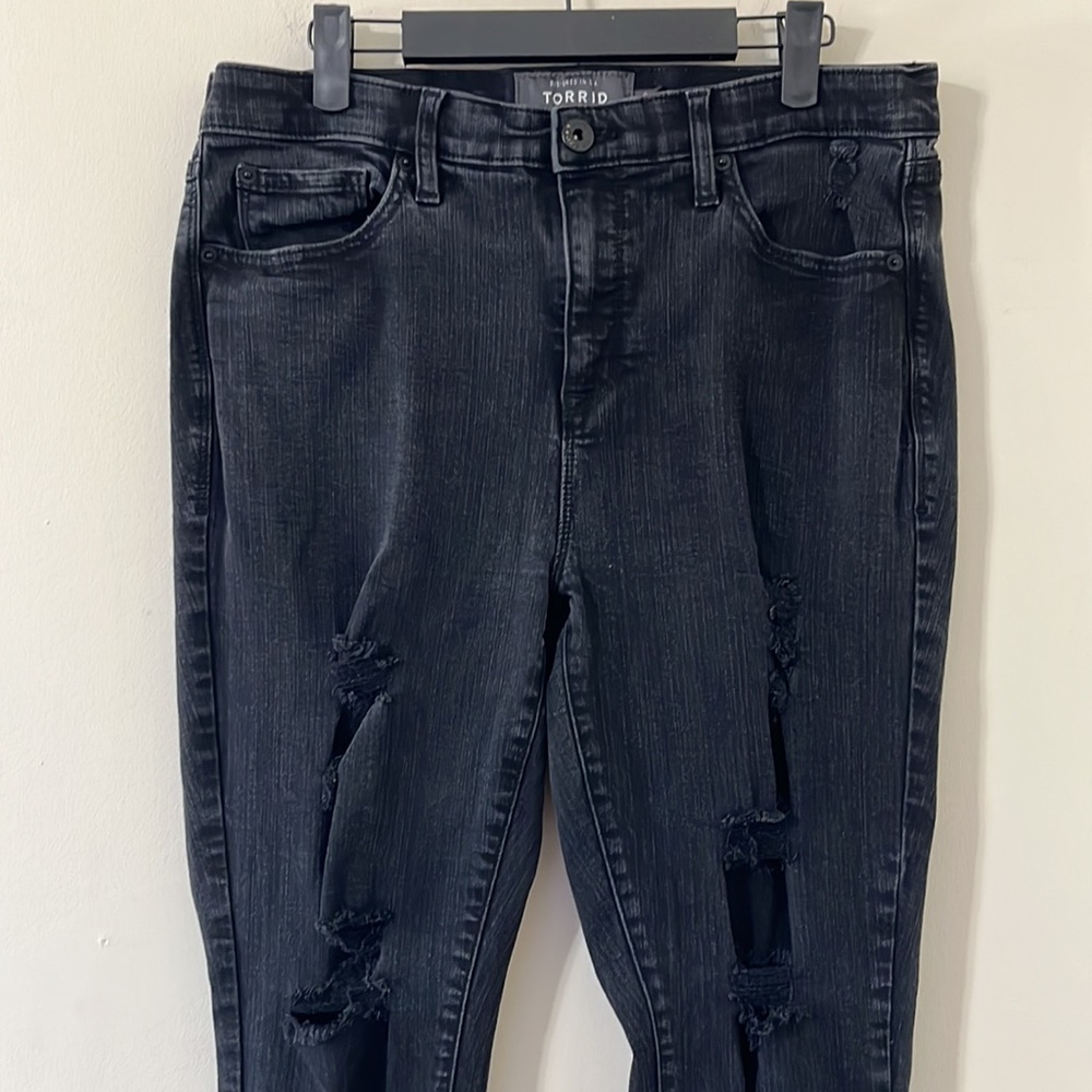 Torrid Black Sky High Skinny Distressed Denim Jeans Size 14 - Picture 2 of 11